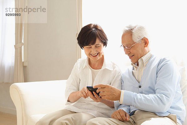 Senior Senioren Couch Erwachsener japanisch