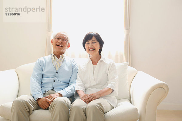 Senior Senioren Couch Erwachsener japanisch