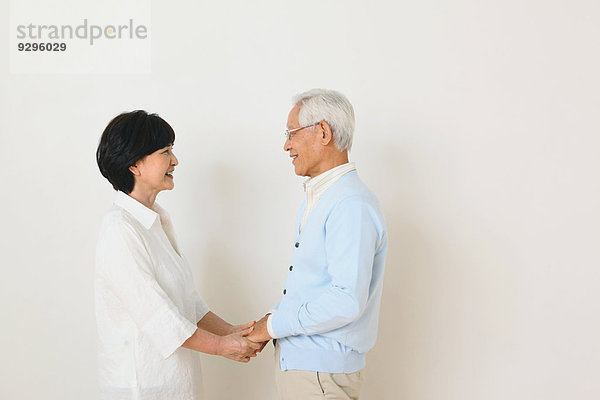 Senior Senioren Wand weiß Erwachsener japanisch