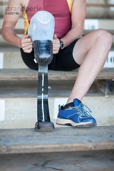 Sprinter vorbereiten  Beinprothese anlegen
