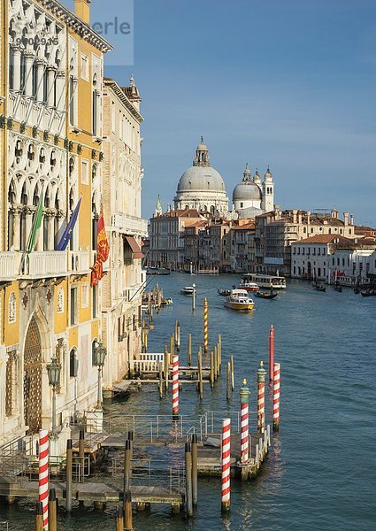 Ansicht der Kirche Santa Maria Della Salute vom Canal Grande  Venedig  Venetien  Italien