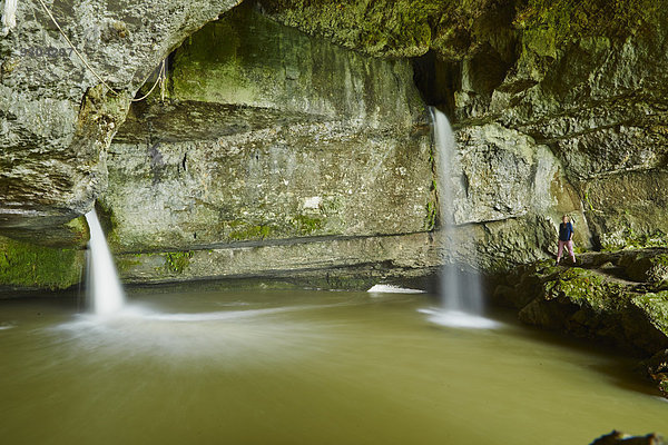 Wasserfall  Grand Grotte  Cirque de Consolation  Consolation-Maisonnettes  Franche-Comte  Frankreich  Europa