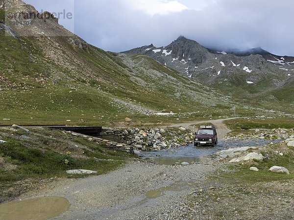 Geländewagen  Col de Sommeiller  Cottische Alpen  Westalpen  Alpen  Piemont  Italien  Europa