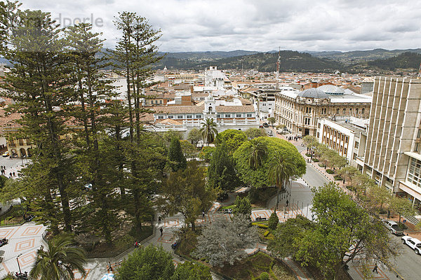 Halle Großstadt Kathedrale Palast Schloß Schlösser Gerechtigkeit Cuenca Ecuador alt