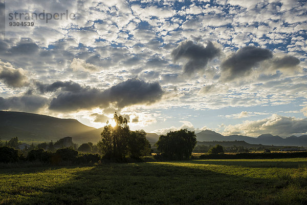 Sonnenaufgang  Sainte-Jalle  Département Drôme  Region Rhône-Alpes  Provence  Frankreich