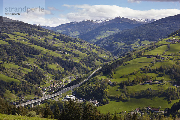 A10 Tauern Autobahn  Liesertal  bei Eisentratten  Kärnten  Österreich