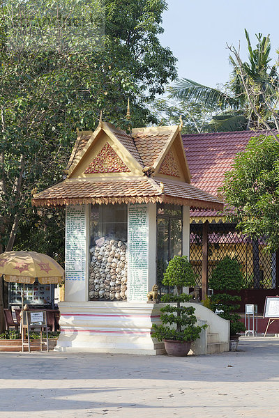 Wat Thmei Tempel mit einer Gedenkstätte für die Opfer des Regimes der Roten Khmer  Siem Reap  Kambodscha