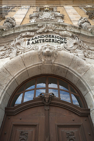 Eingang Gebäude Geschichte Bayern bayerisch Gericht Ortsteil Deutschland Unterfranken Portal