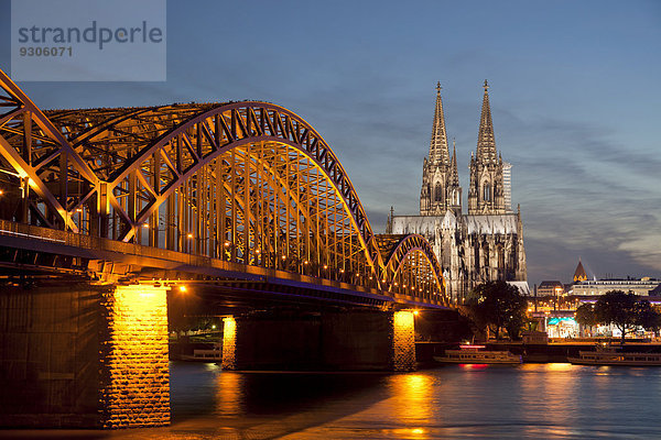 Kölner Dom und Hohenzollernbrücke  Köln  Nordrhein-Westfalen  Deutschland