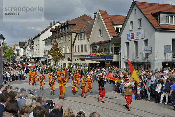 Trachtengruppe auf dem Zwetschgenfest  Bühl  Baden  Baden-Württemberg  Deutschland