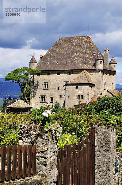 Schloss Yvoire am Genfersee oder Lac Leman  Yvoire  Rhône-Alpes  Haute-Savoie  Frankreich