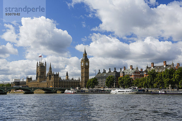 Fluss Themse und der Palast von Westminster  Häuser des Parlaments  London  England  Großbritannien