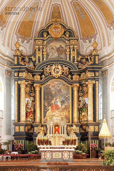 Altar der neubarocken Basilika St. Anna im Wallfahrtsort Altötting  Oberbayern  Bayern  Deutschland