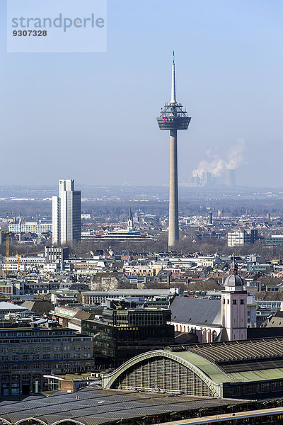 Stadtansicht mit Fernsehturm Colonius  Köln  Rheinland  Nordrhein-Westfalen  Deutschland