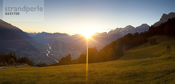 Sonnenuntergang  Tschirgant  Mieminger Gebirge  Tirol  Österreich  Europa