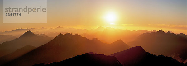 Sonnenuntergang am Sonnwendjoch  Rofangebirge  Tirol  Österreich  Europa