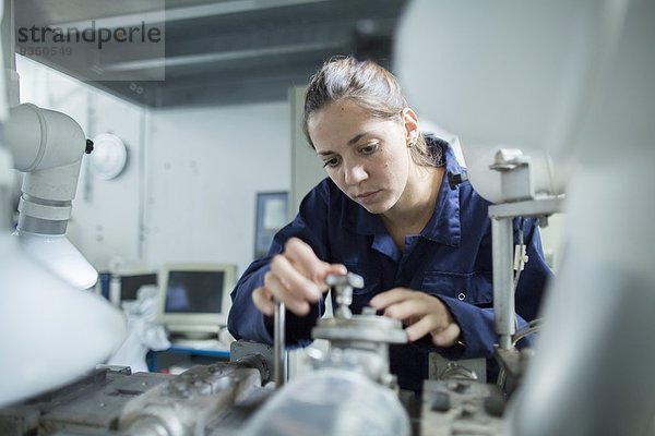 Ingenieurin für Drehventile an werkseigenen Industrierohrleitungen