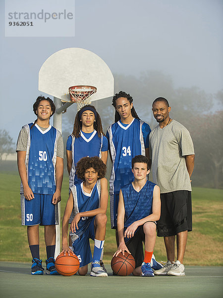 Teamwork Pose Basketball Gericht