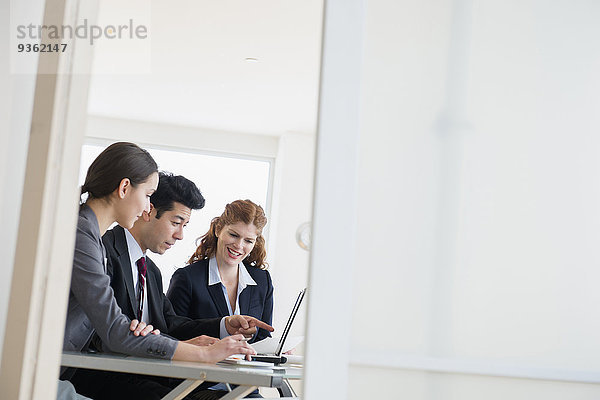 sprechen Mensch Menschen Geschäftsbesprechung Besuch Treffen trifft Business