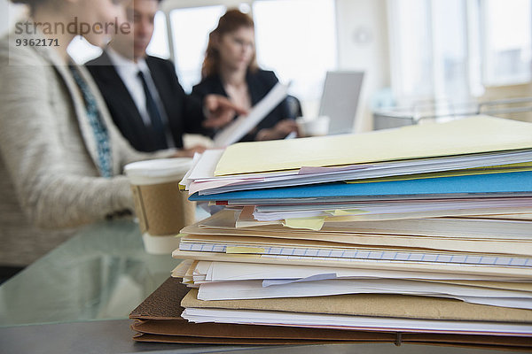 Schreibtisch Papier Büro Stapel