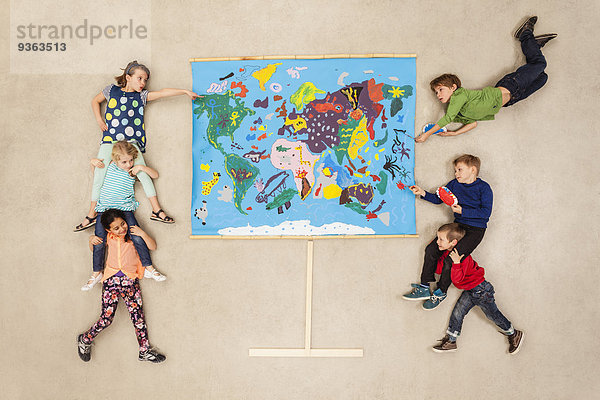 Weltkarte  Kinder lernen Geographie