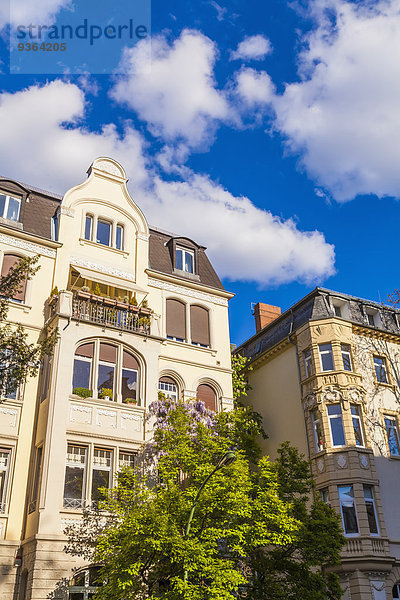 Deutschland  Hessen  Frankfurt  Blick auf alte Mehrfamilienhäuser in Westend