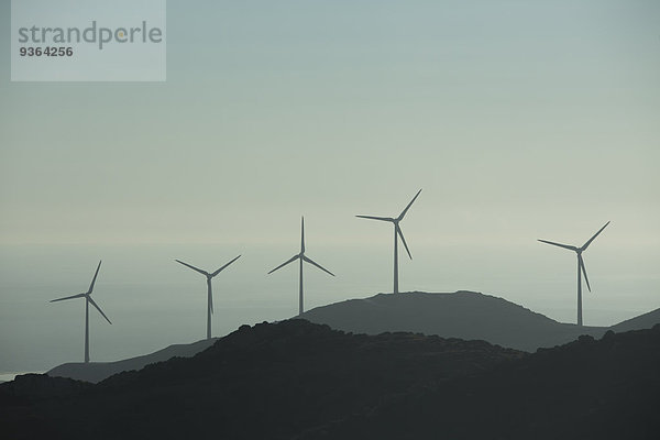 Spanien  Andalusien  Tarifa  Windpark an der Küste
