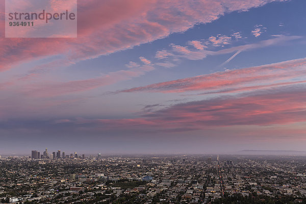 USA  Kalifornien  Los Angeles  Stadtbild bei Sonnenuntergang
