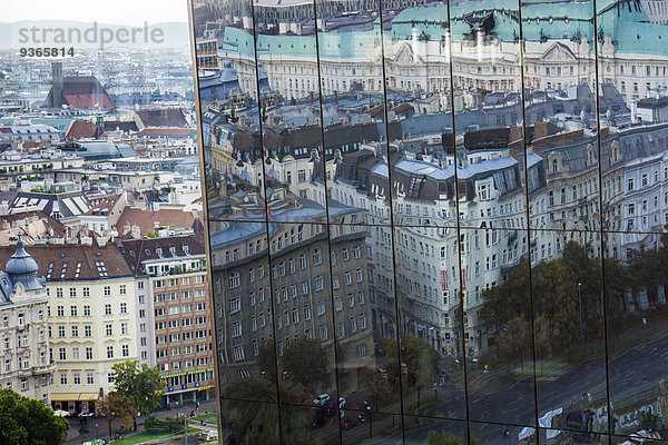 Österreich  Wien  Blick vom Hotel Sofitel Wien Stephansdom  Spiegelung in einer Glasfassade