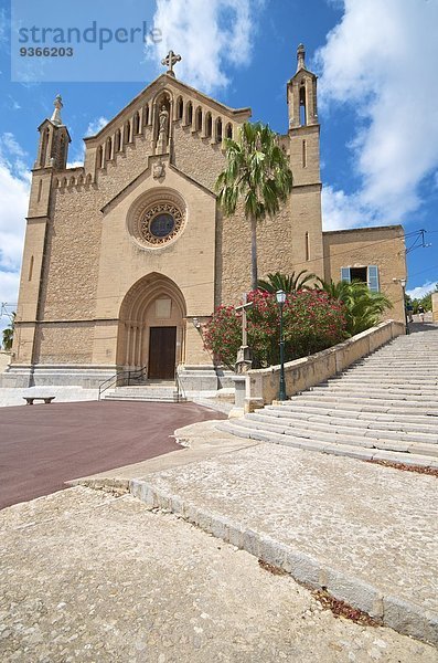 Spanien  Balearen  Mallorca  Arta  Blick zur Kirche