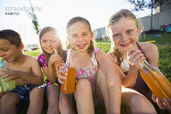 Europäer Garten Softdrink trinken Hinterhof