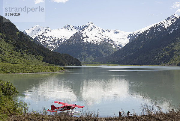 Stilleben still stills Stillleben Berg Vereinigte Staaten von Amerika USA Landschaft See Dock Wasserflugzeug Denali Nationalpark Alaska Anchorage
