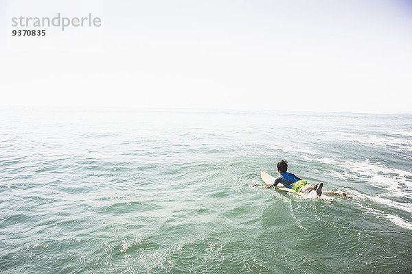 Europäer Junge - Person Ozean Wellenreiten surfen