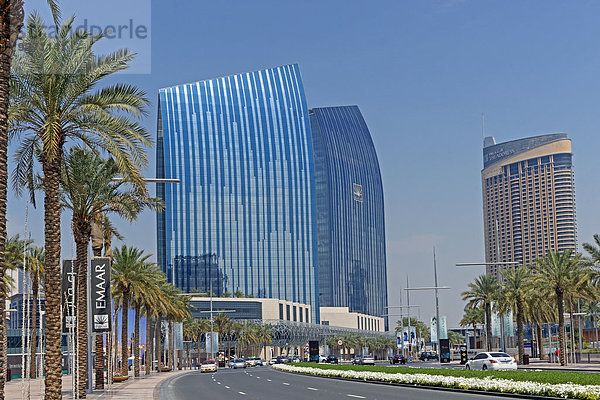 Sheikh Mohammed Bin Rashid Boulevard mit Wolkenkratzern  Dubai