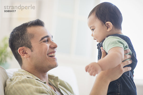 Menschlicher Vater Sohn spielen