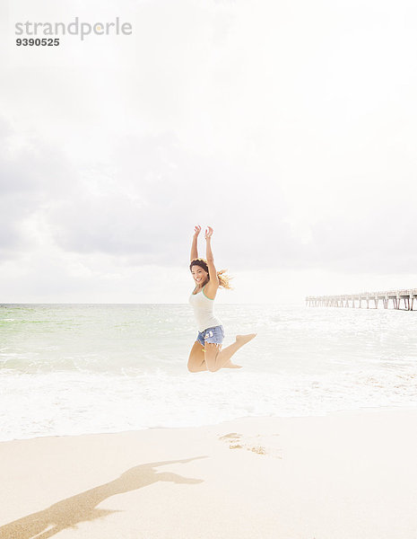 Frau Fröhlichkeit Strand