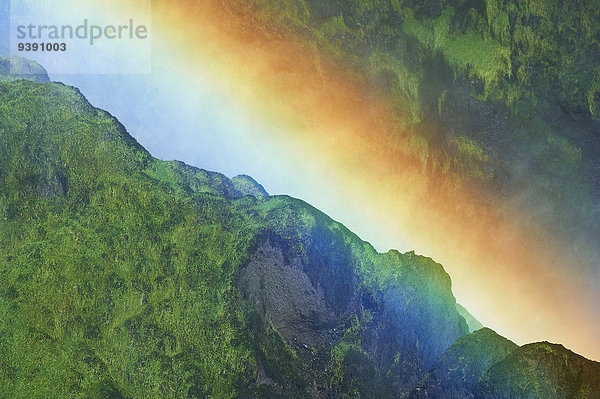 Europa Steilküste Reise Urlaub Wasserfall Wiese Island Regenbogen