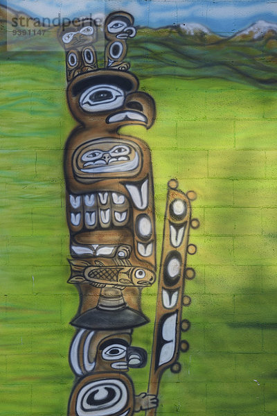 Vereinigte Staaten von Amerika USA Amerika Wand Stange Kunst Malerei streichen streicht streichend anstreichen anstreichend Wandbild Totempfahl Alaska Anchorage