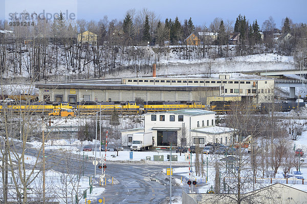 Vereinigte Staaten von Amerika USA Winter Amerika Industrie Großstadt Alaska Anchorage Zug