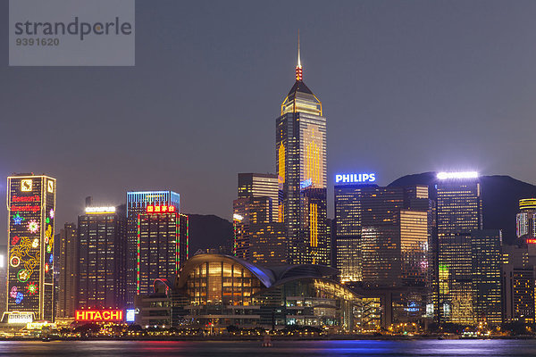 Stadtansicht Stadtansichten Skyline Skylines Nacht Beleuchtung Licht China Asien Hongkong Wanchai Nachtansicht