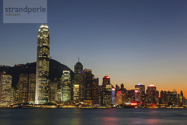 Stadtansicht Stadtansichten Skyline Skylines Nacht Beleuchtung Licht China Asien Hongkong Nachtansicht