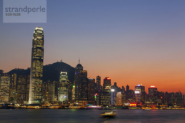 Stadtansicht Stadtansichten Skyline Skylines Nacht Beleuchtung Licht China Asien Hongkong Nachtansicht