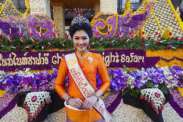 Frau Blume fließen Mädchen Festival Asien Chiang Mai Parade Thailand