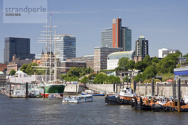 Außenaufnahme Wasser Hafen europäisch Stadt Großstadt Boot Architektur Hamburg - Deutschland deutsch Deutschland