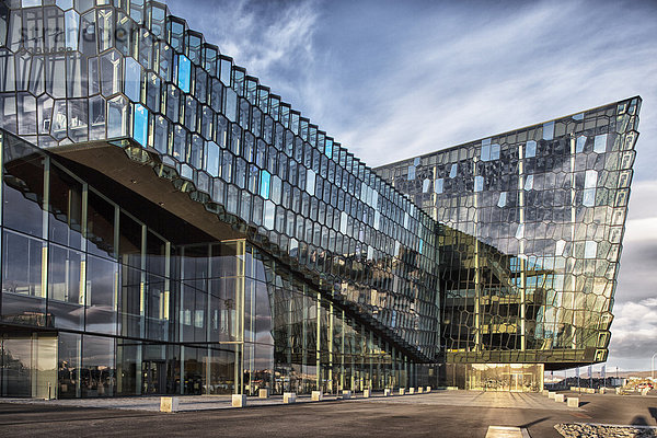 Reykjavik Hauptstadt Hafen Konzerthaus Europa Attraktivität Architektur Fassade Hausfassade Sehenswürdigkeit Konzertsaal Harfe Harpa Island modern