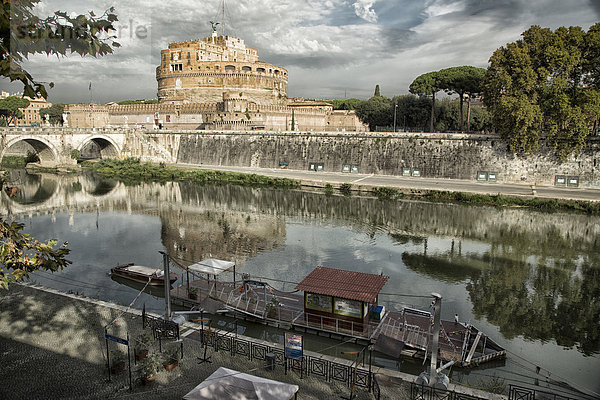 Rom Hauptstadt Europa Spiegelung Brücke Antiquität Tiber Italien