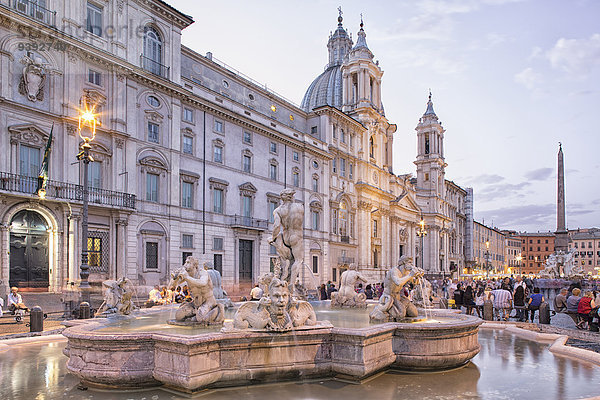 beleuchtet Rom Hauptstadt Europa Abend Beleuchtung Licht Platz Illumination Italien Piazza Navona