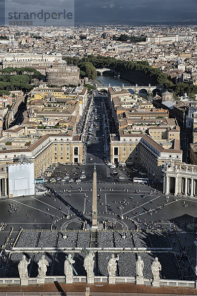 Kuppel Europa Kathedrale Ansicht Platz Petersdom Basilika Kuppelgewölbe Italien Vatikan