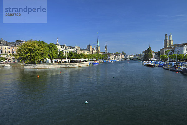 Europa fließen Fluss Kirche Altstadt Schweiz Zürich