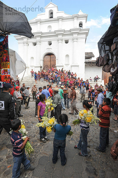 Kirche Indianer Mittelamerika Begräbnis Tod Guatemala Maya Prozession